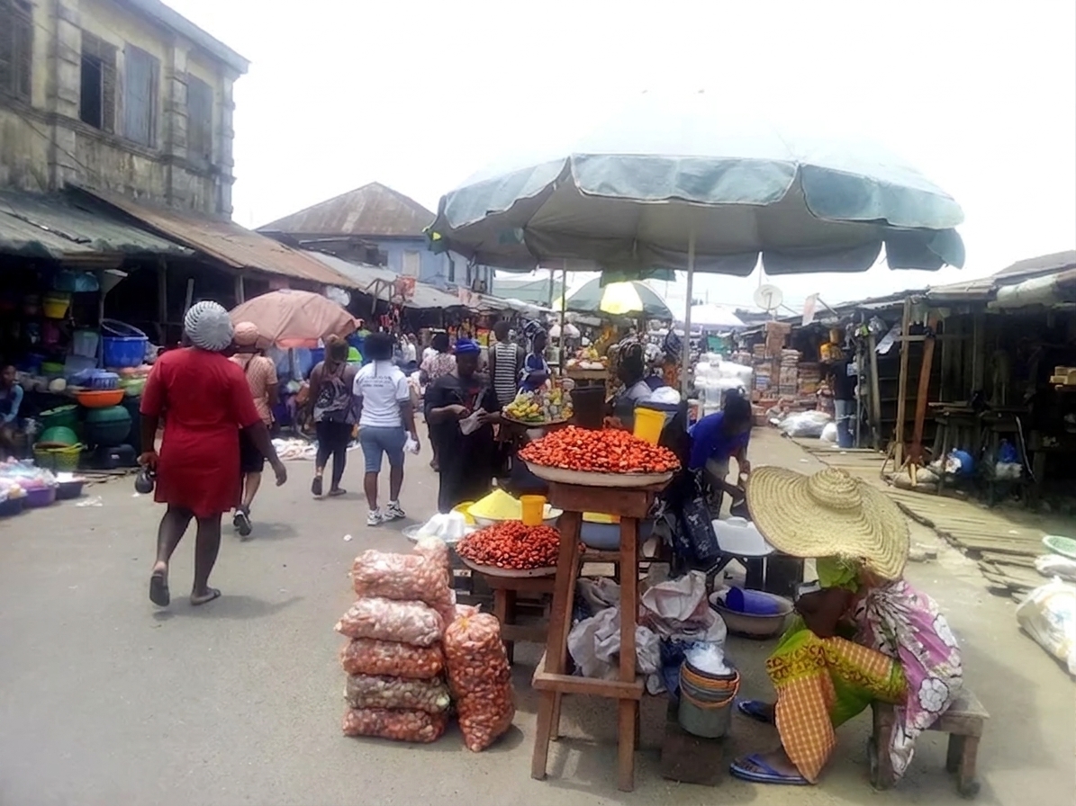 Market traders in Obiaruku